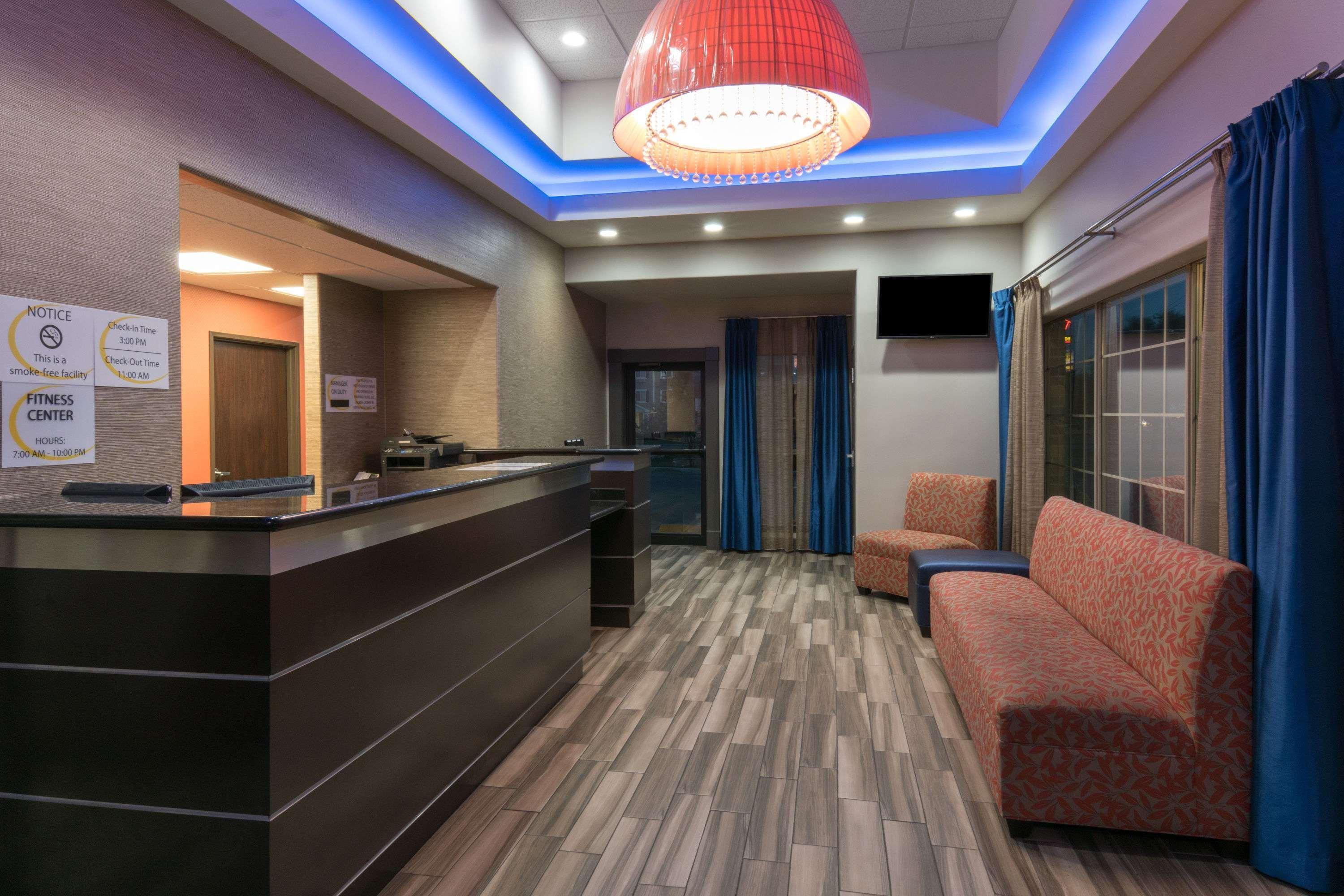 ซูเปอร์ 8 บาย วินด์แฮม ซานอันโตนิโอ เนียร์ ฟอร์ตแซมฮุสตัน Motel ภายนอก รูปภาพ