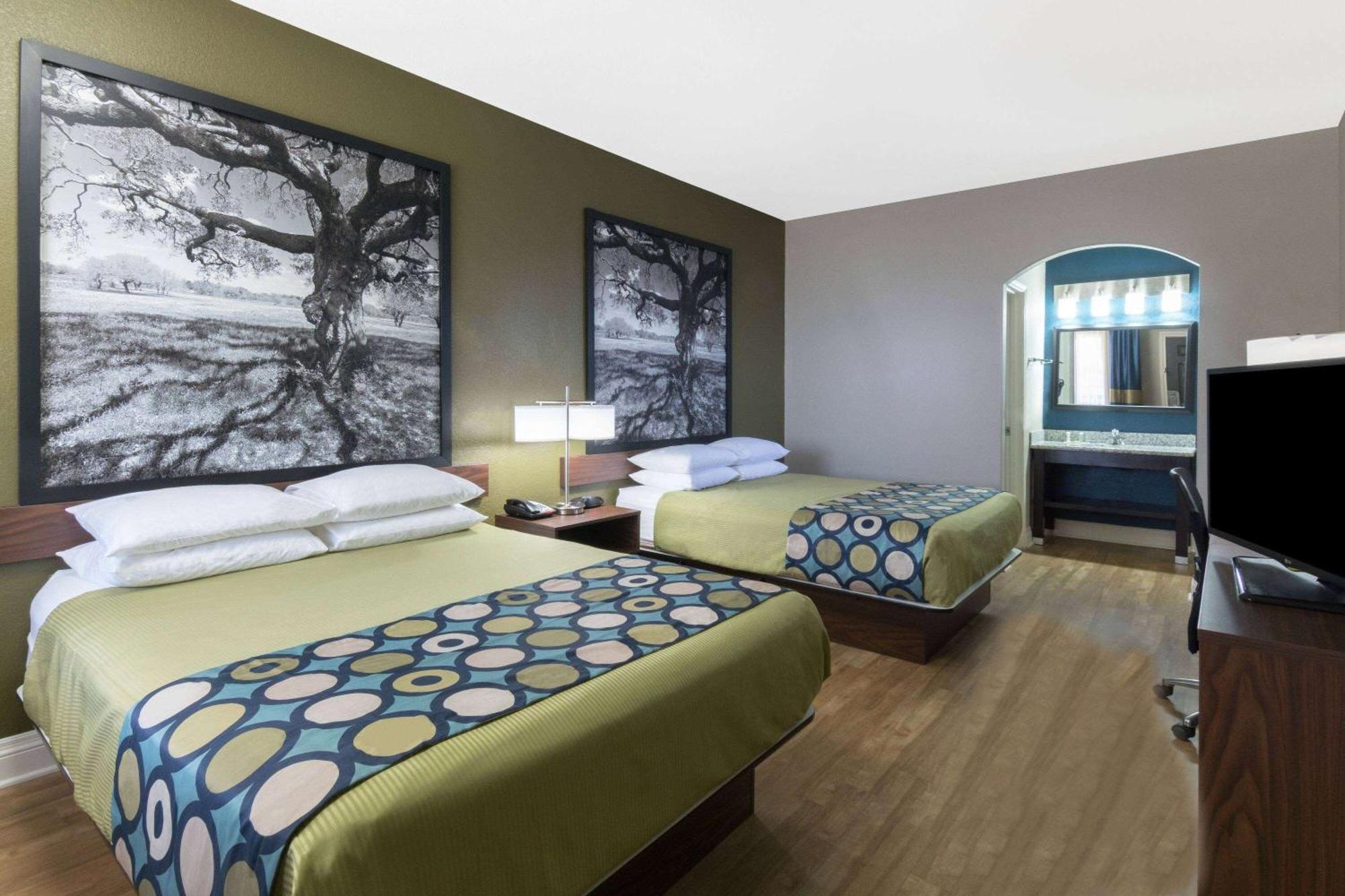 ซูเปอร์ 8 บาย วินด์แฮม ซานอันโตนิโอ เนียร์ ฟอร์ตแซมฮุสตัน Motel ภายนอก รูปภาพ