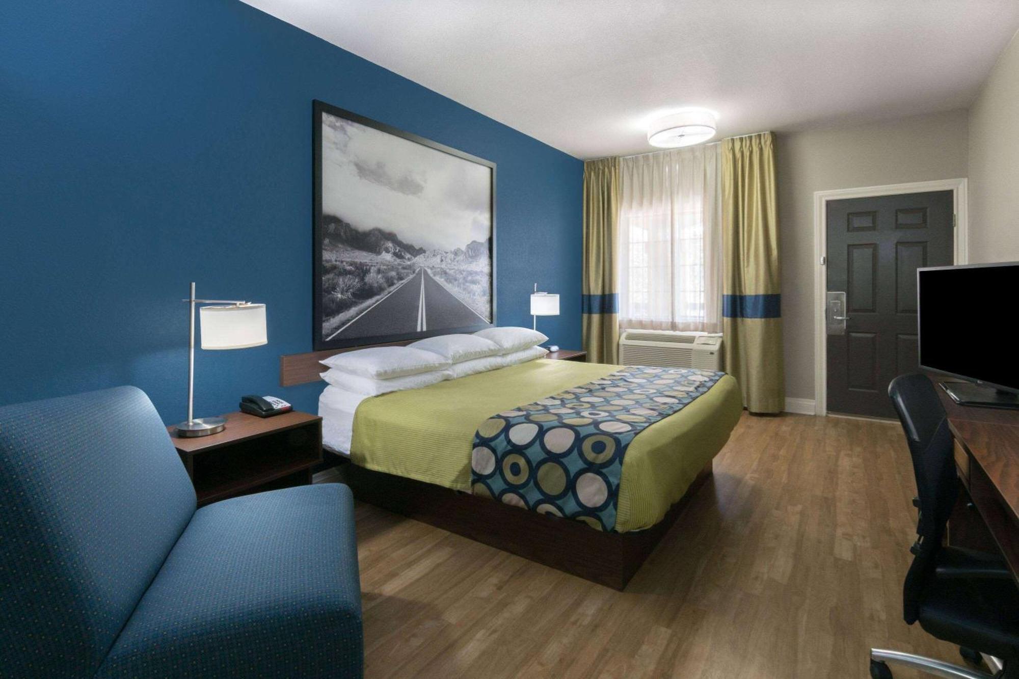 ซูเปอร์ 8 บาย วินด์แฮม ซานอันโตนิโอ เนียร์ ฟอร์ตแซมฮุสตัน Motel ภายนอก รูปภาพ